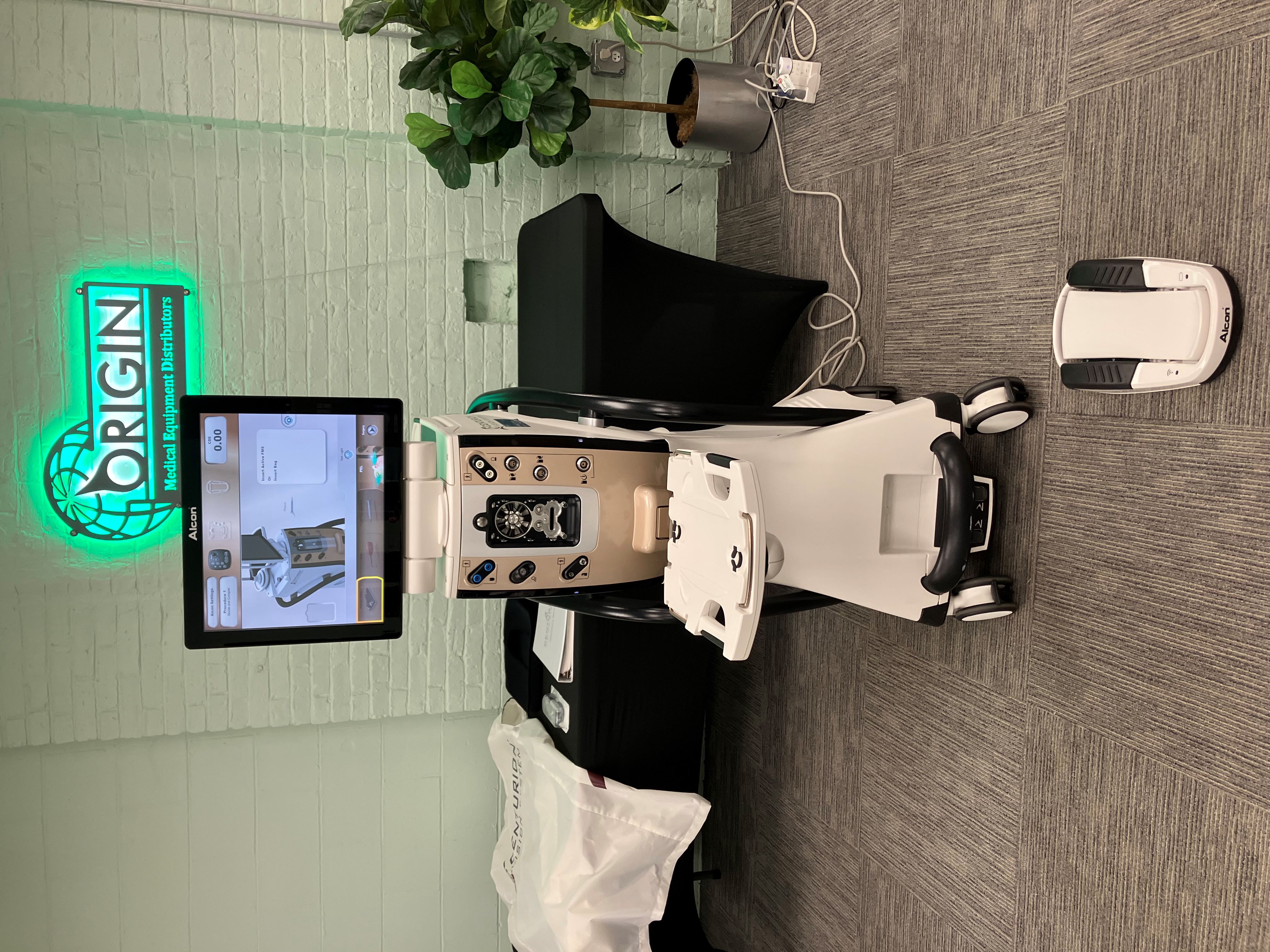 2013 Alcon Centurion Vision System -Phacoemulsification Unit- Complete