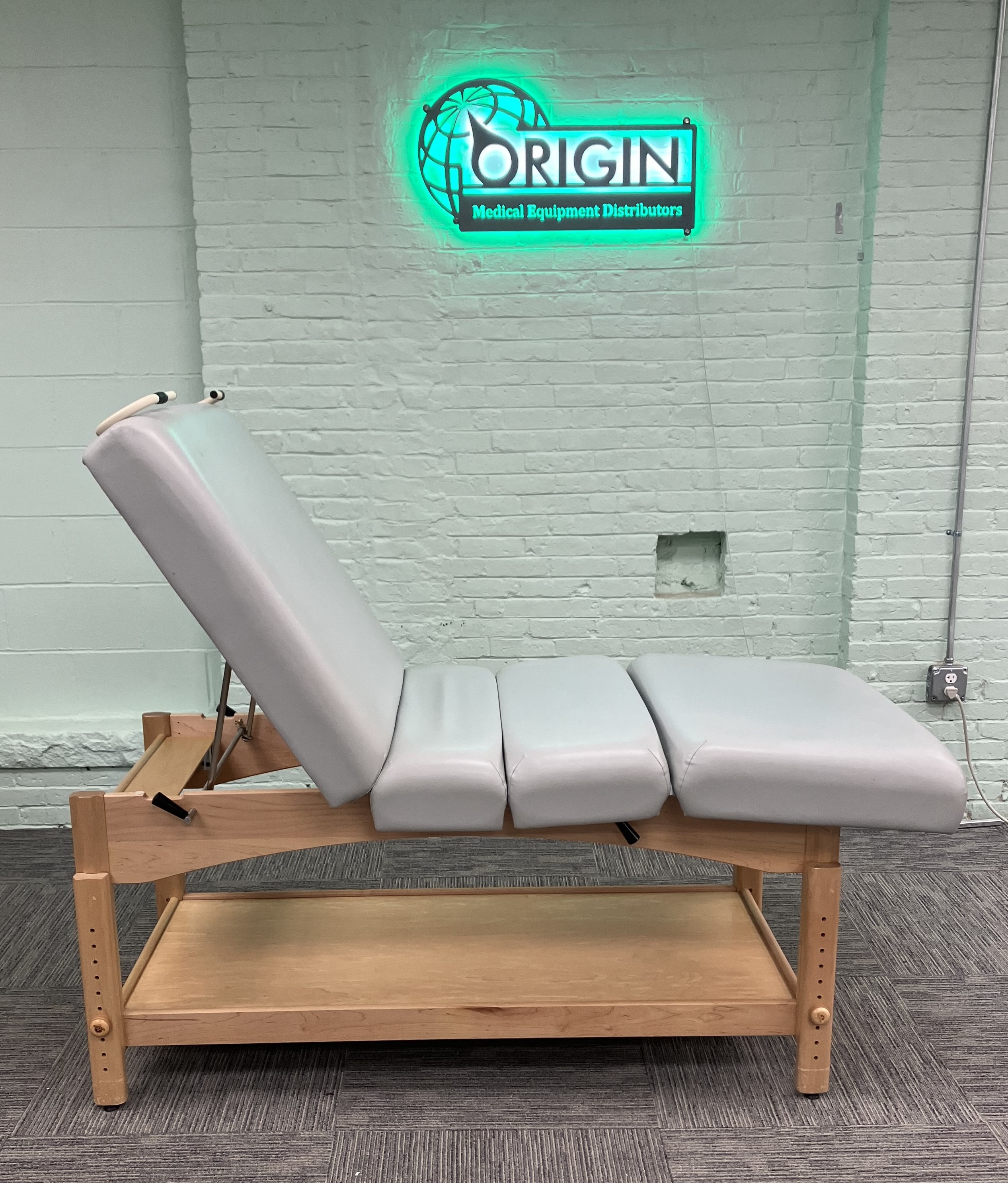 Oakworks Clinician Line Flextop Esthetician Massage Table - #2
