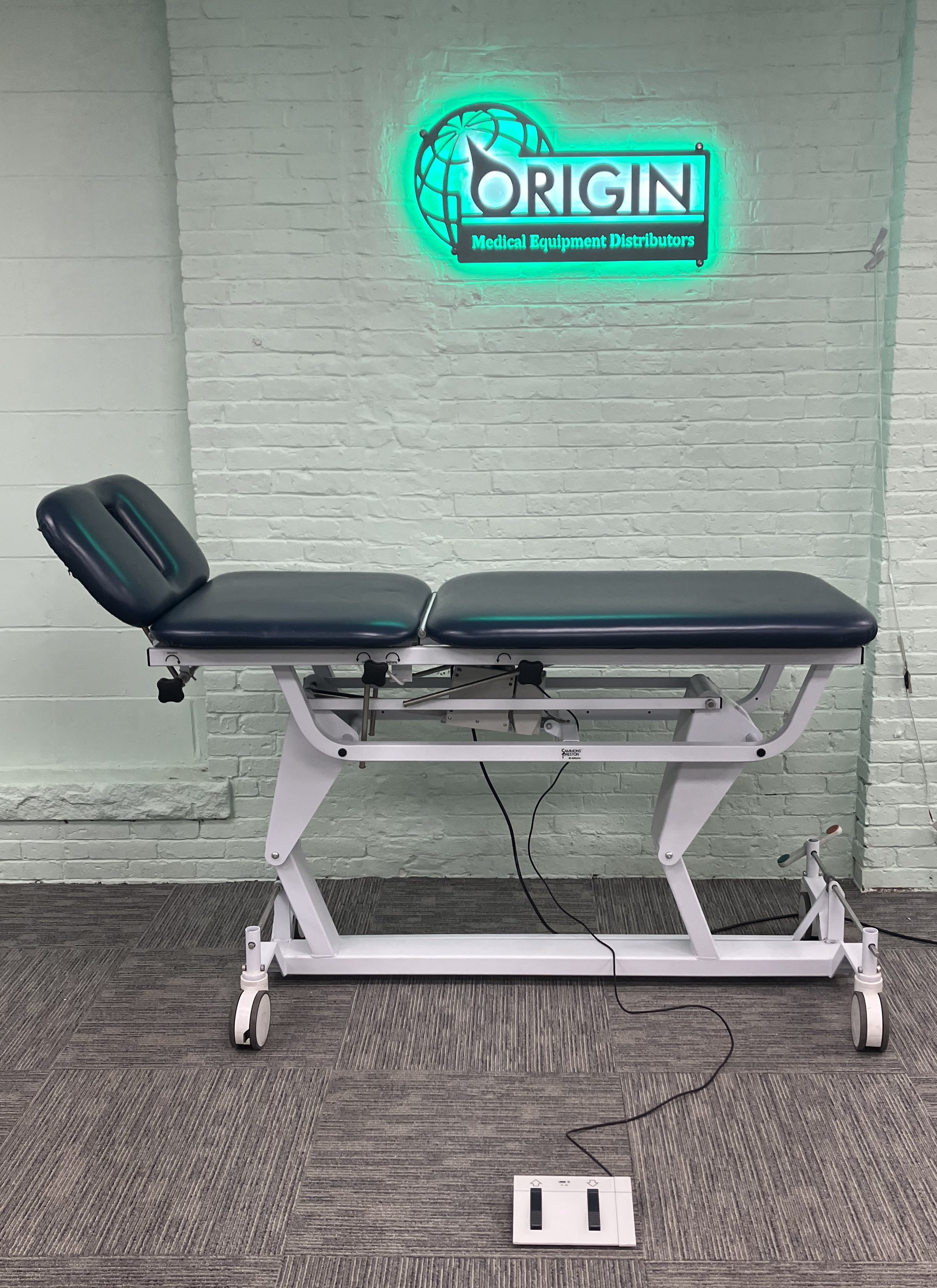 Sammons Preston 5990E (5804) AbilityOne Treatment Table w/ Foot Switch