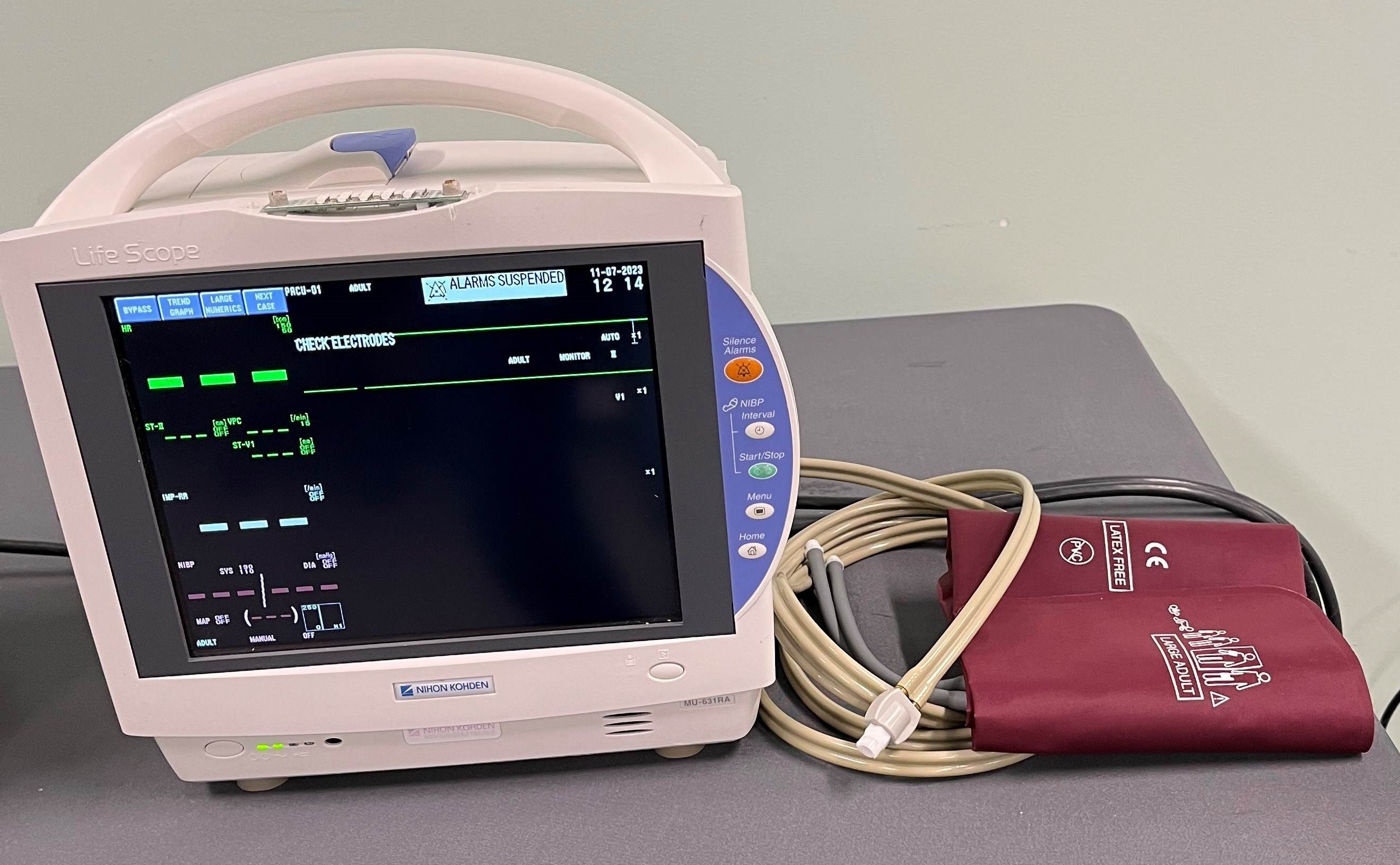 Nihon Kohden Life Scope Model: MU-631RA Patient Monitor