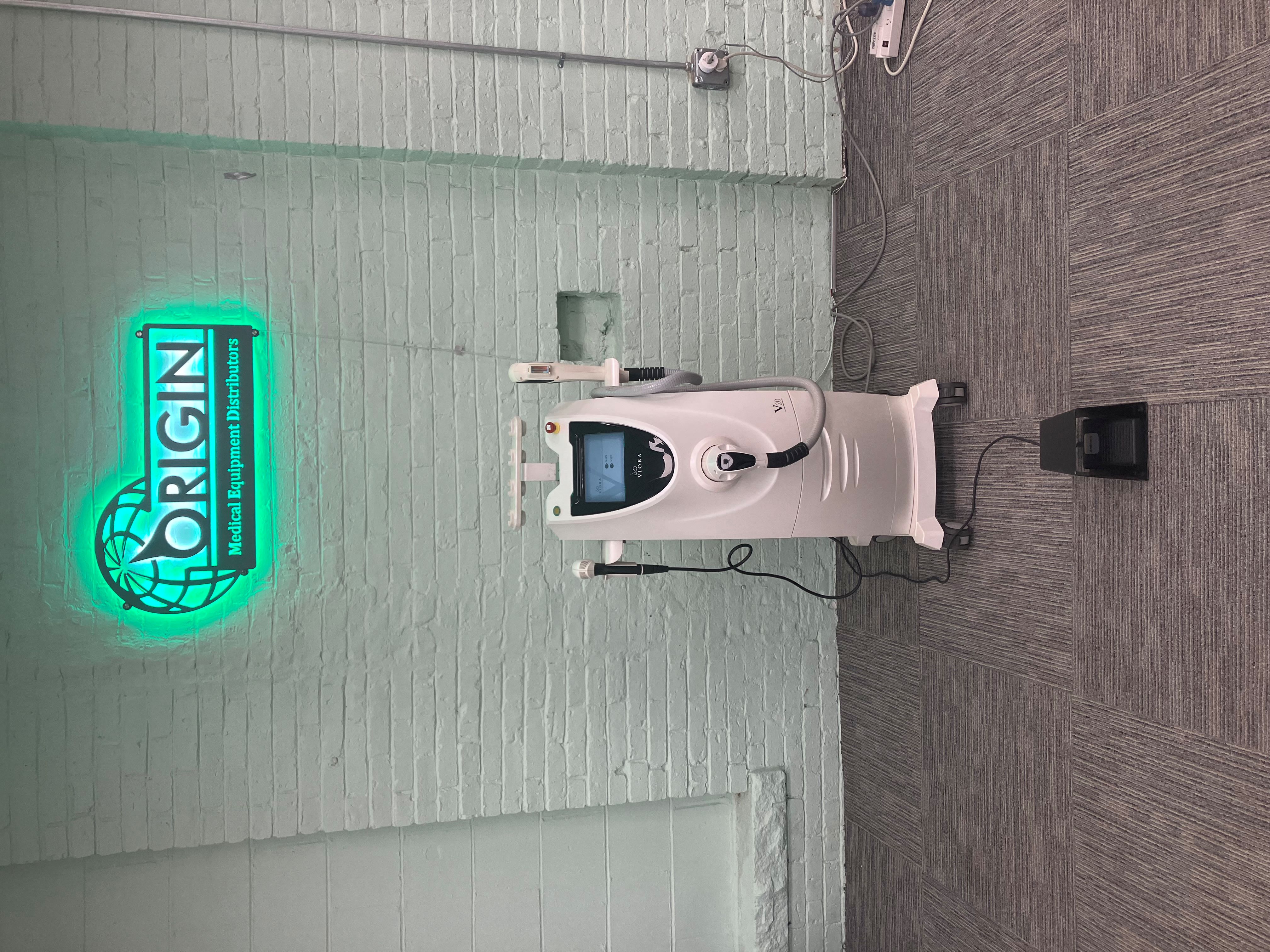 Viora V20 Laser w/ Handpieces and Foot Switch