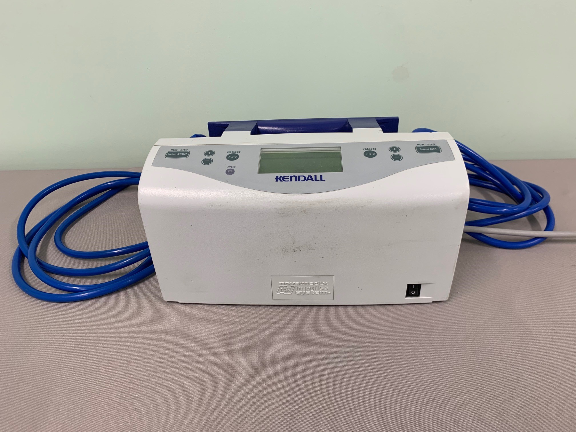 KENDALL COVIDIEN Model 6060  AV Impulse SCD Controller