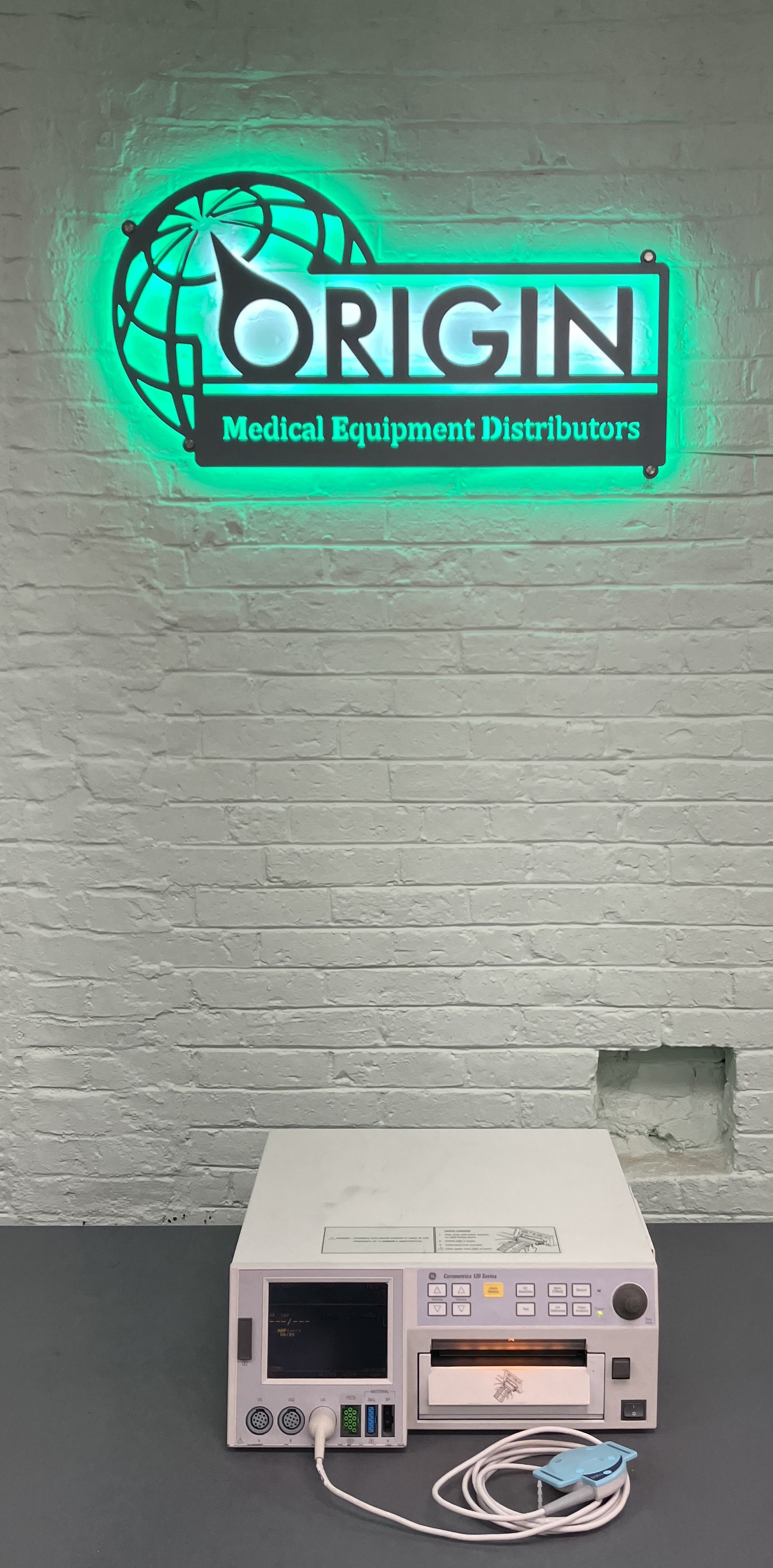 GE Corometrics 120 Series Model 0128 Fetal Monitor w/ Toco Transducer