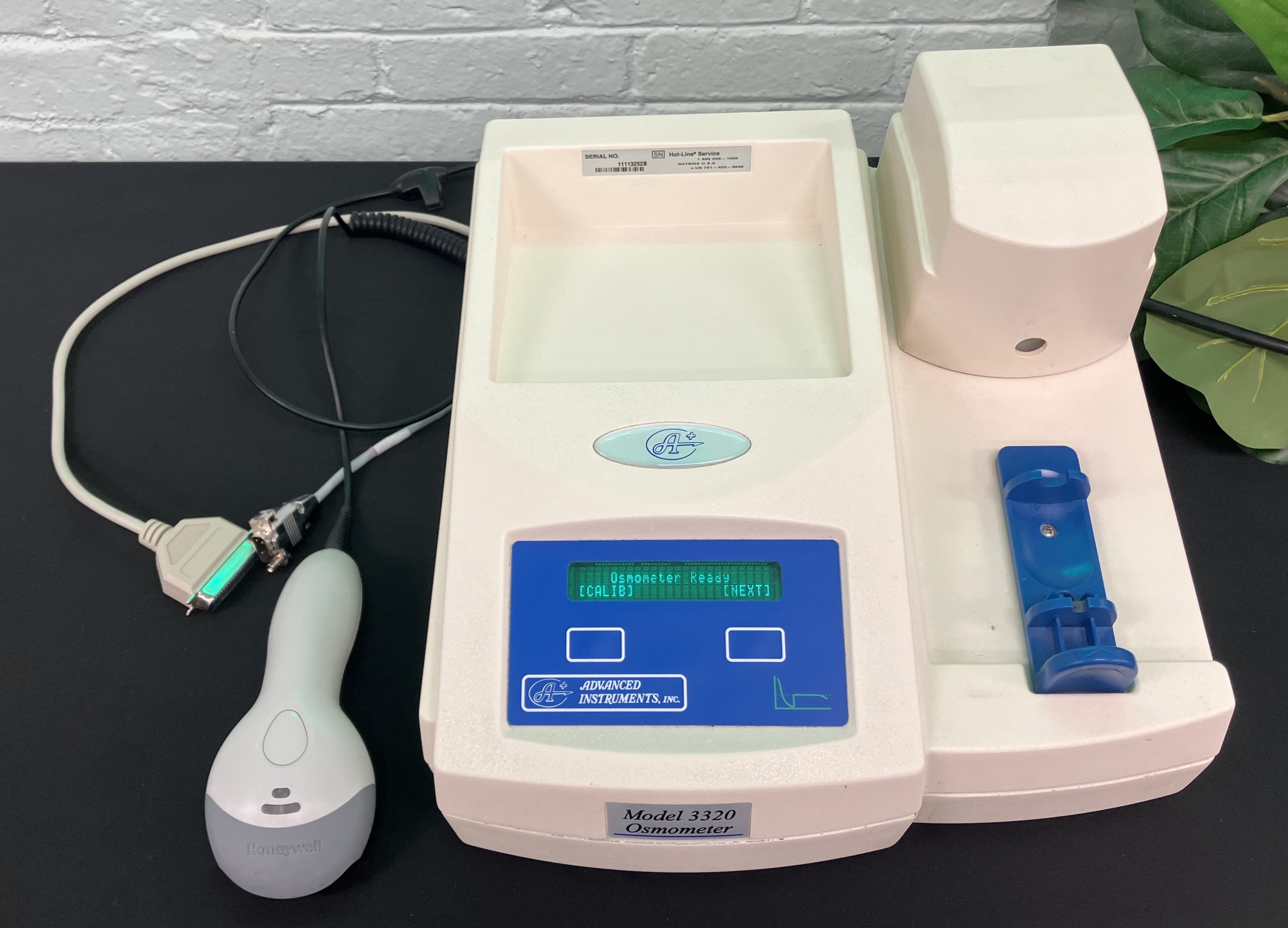 Advanced Instruments Inc. 3320 Osmometer